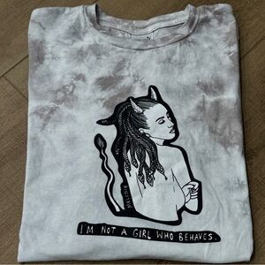 Melodie Perrault T Shirt  Devil Horns‎ Snakes I’m Not A Girl Who Behaves Women L